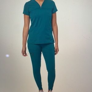 Adar Pro Movement Booster Scrub Set